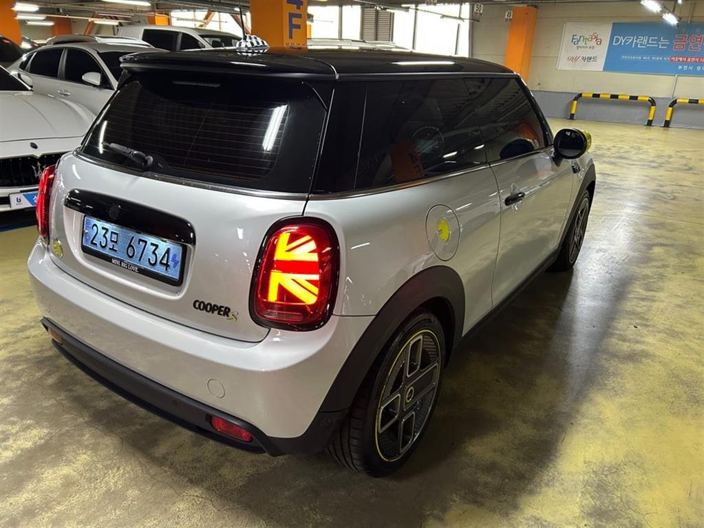 Mini Cooper Electric - Vista 5