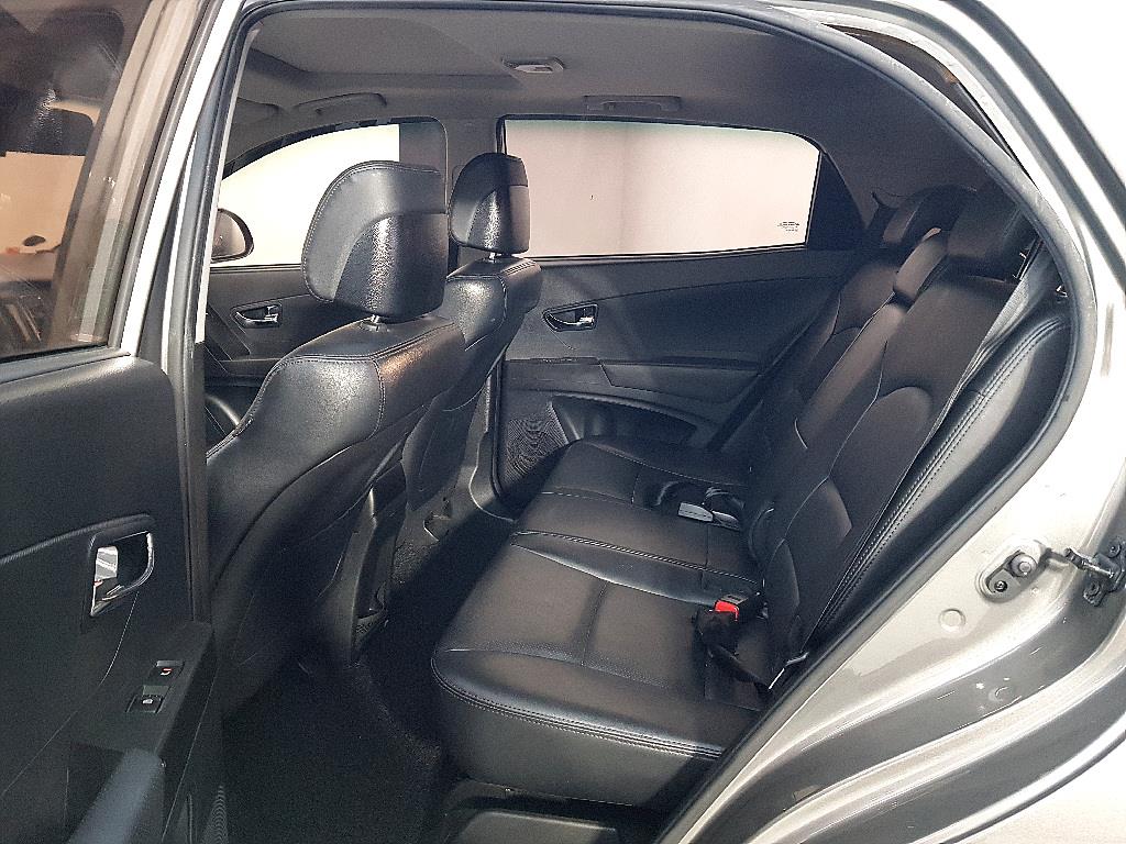 Ssangyong Korando - Vista 9