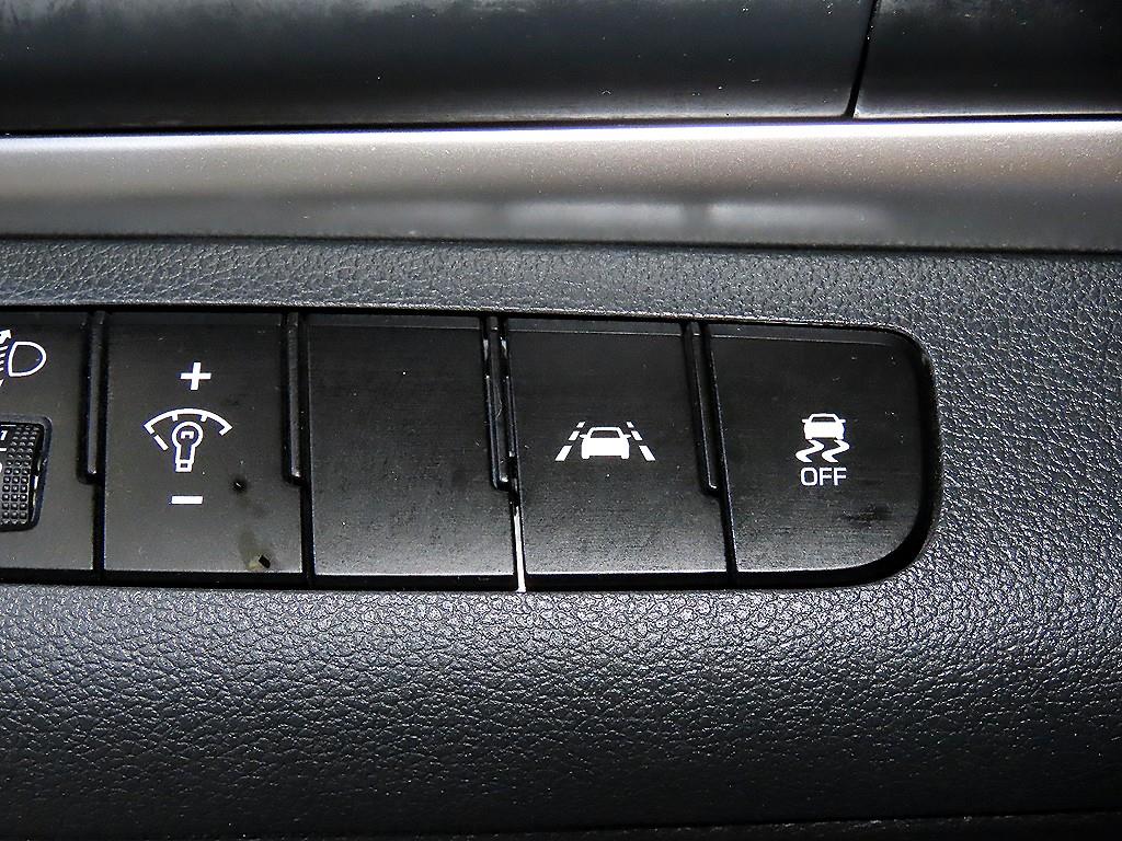 HYUNDAI Avante 2019 Blanco - Importación desde Corea - HF Imports Iquique - Foto 14