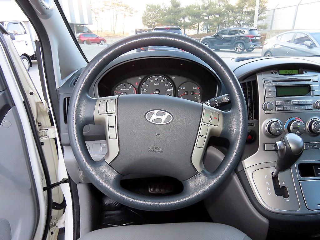 HYUNDAI Starex - Vista 9