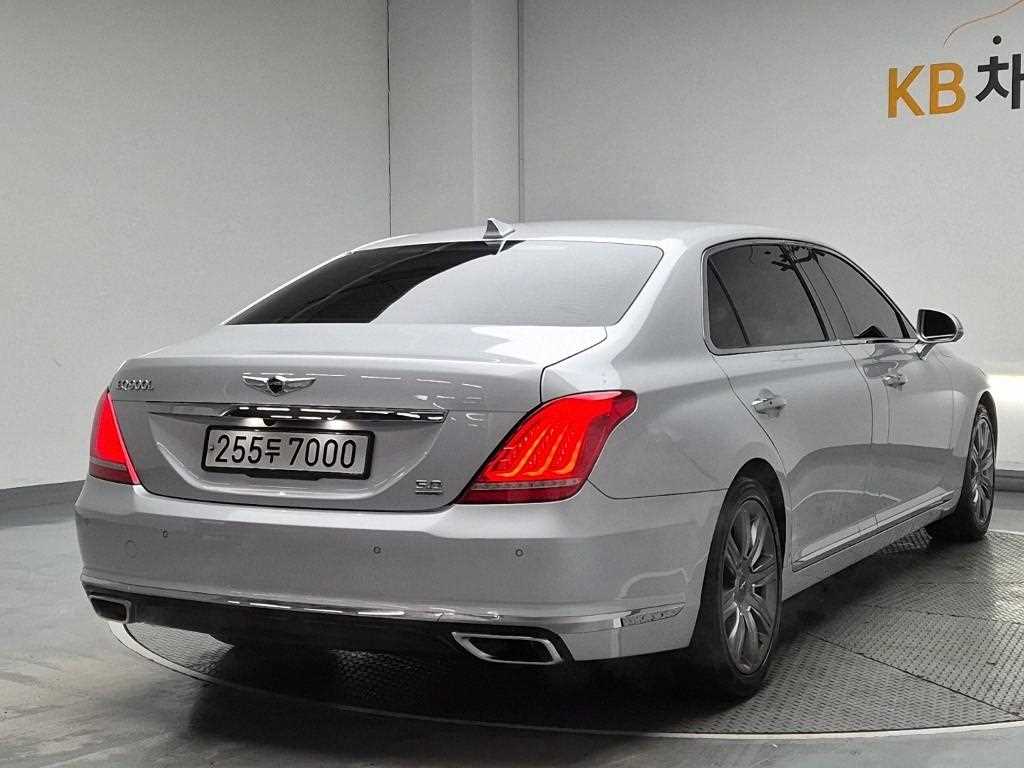 Genesis EQ900 - Vista 3