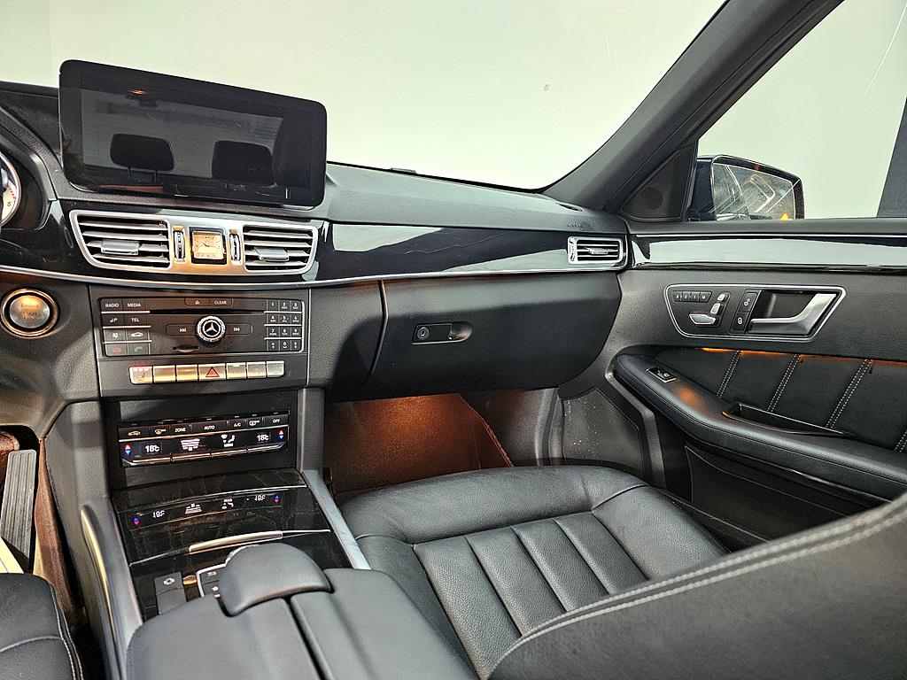 Mercedes Benz E class - Vista 10