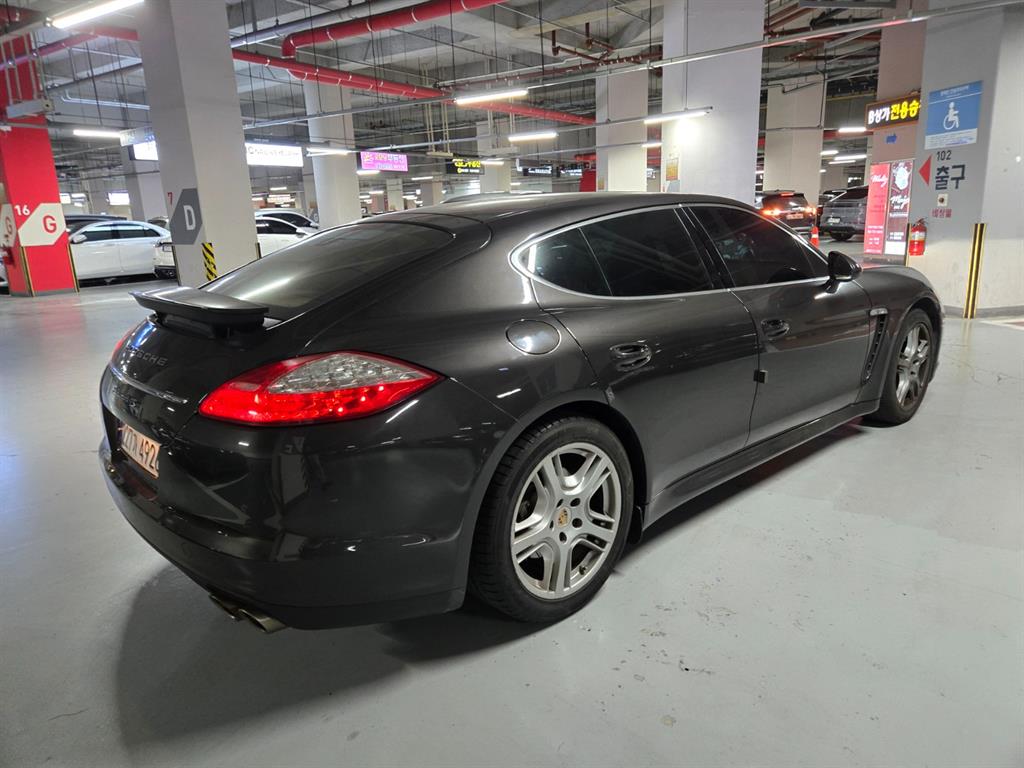 Porsche Panamera - Vista 5