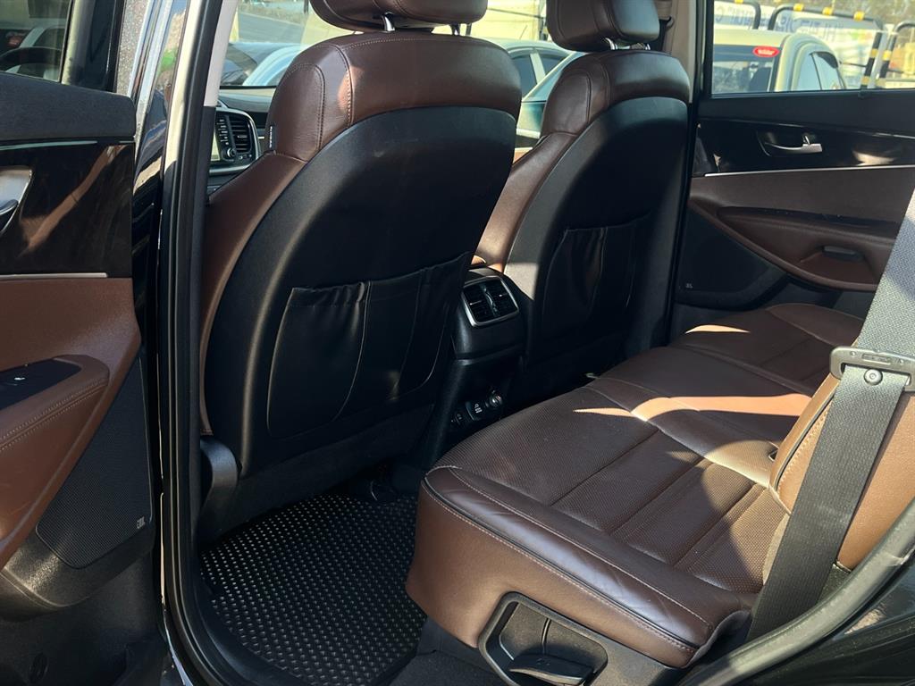 KIA Sorento - Vista 12