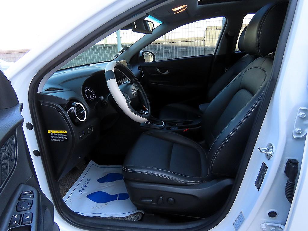 HYUNDAI Kona - Vista 5