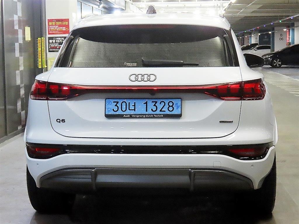 Audi Q6 e-tron - Vista 5
