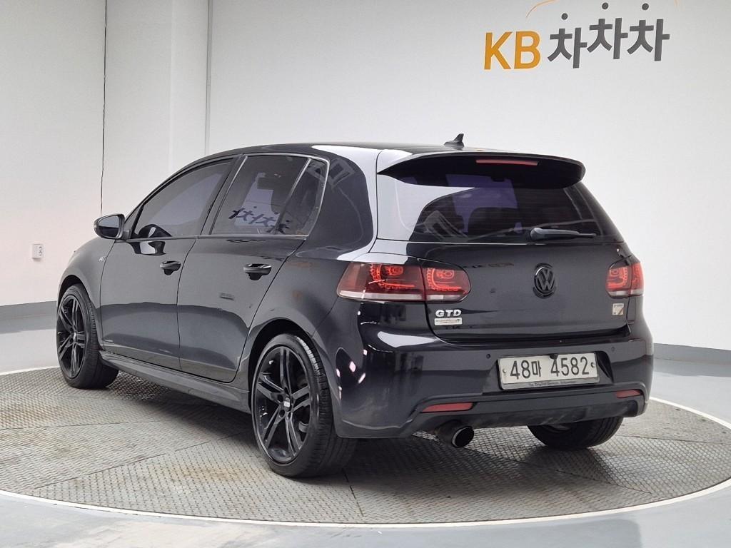 Volkswagen Golf - Vista 3