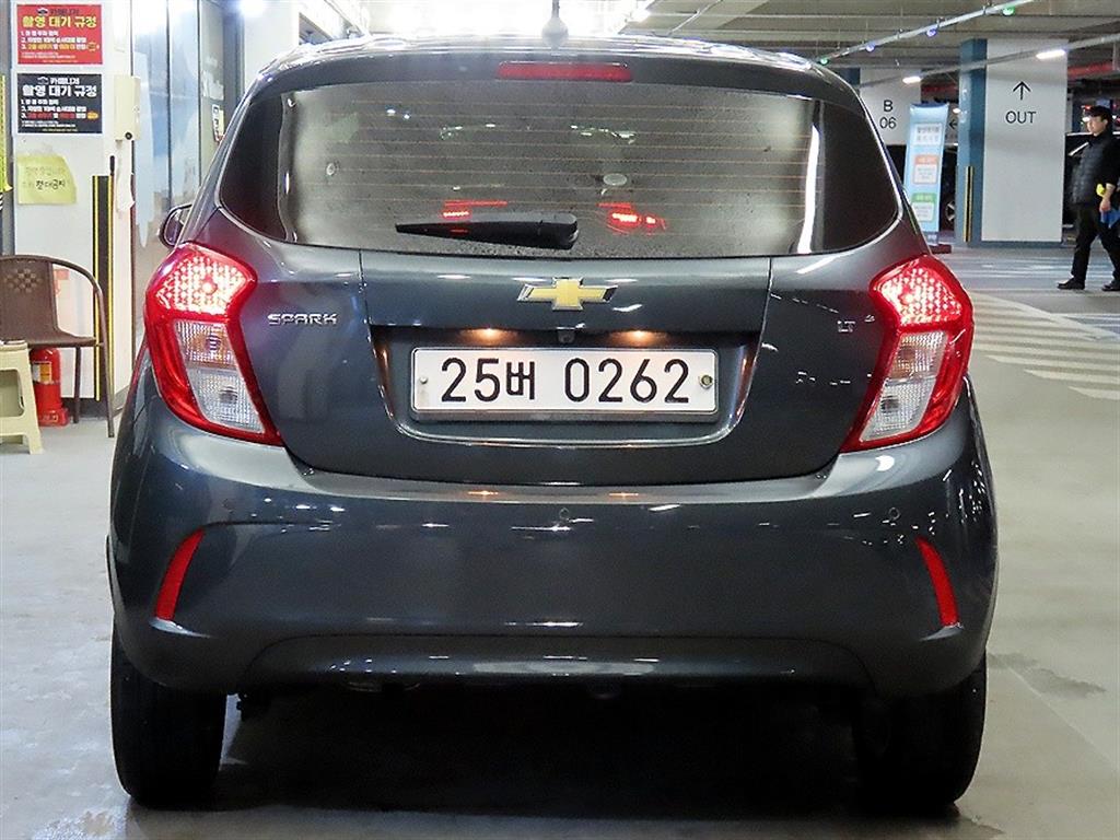Chevrolet Spark - Vista 5