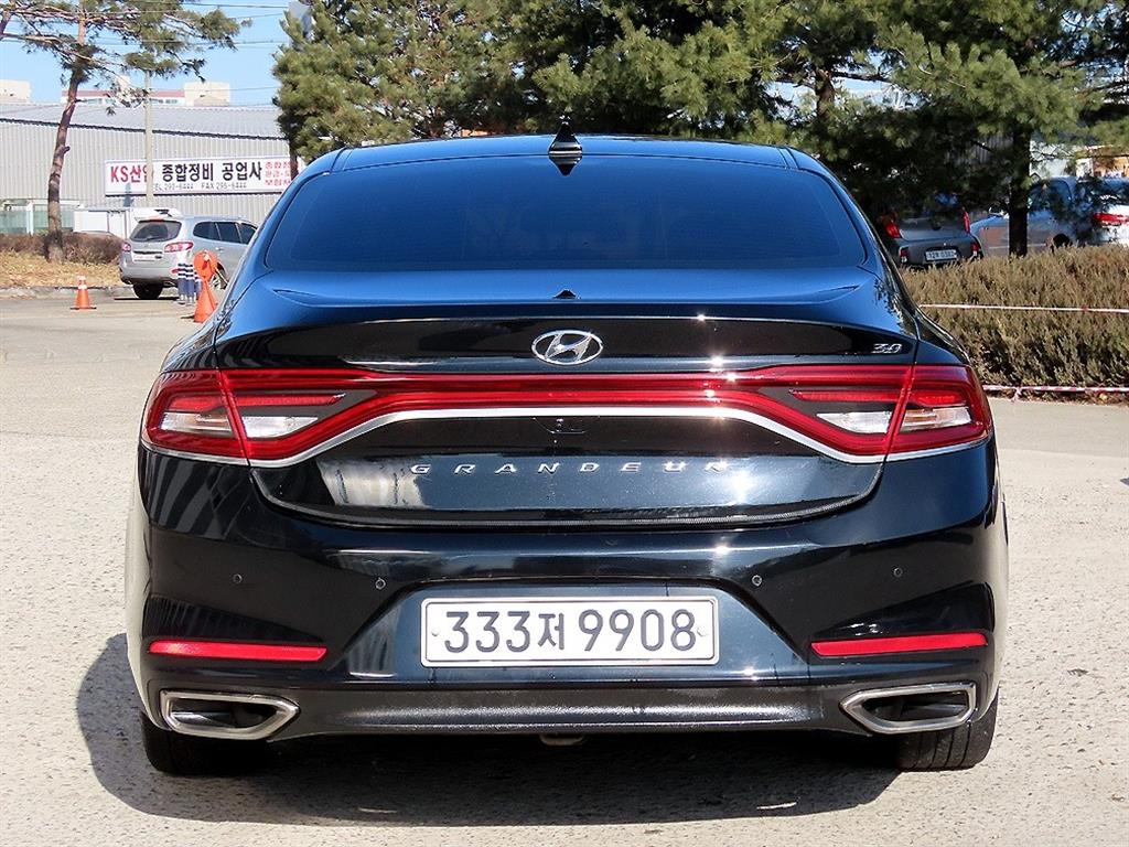 HYUNDAI Grandeur - Vista 4