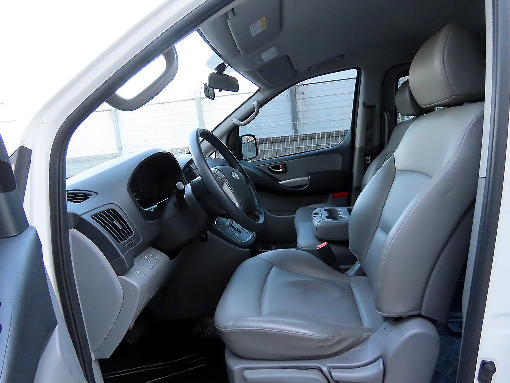 HYUNDAI Starex - Vista 5