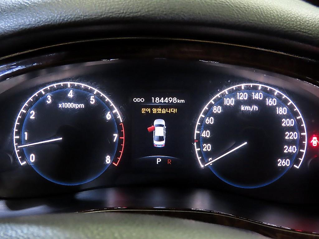 HYUNDAI Genesis - Vista 9