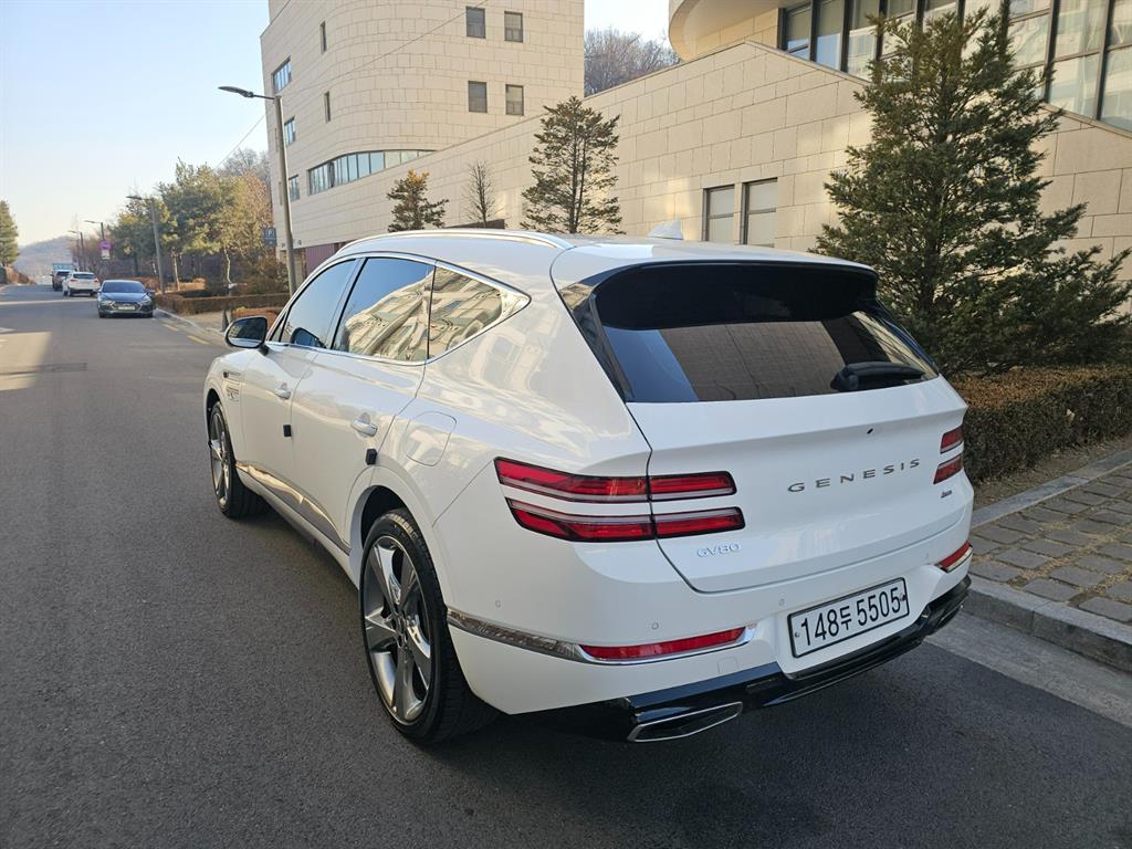Genesis GV80 - Vista 5