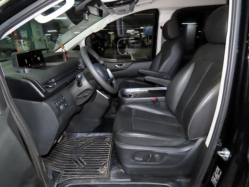 HYUNDAI Staria - Vista 6