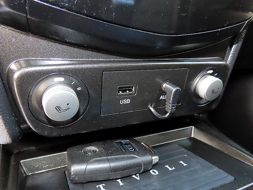 Ssangyong Tivoli 2019 Blanco - Importación desde Corea - HF Imports Iquique - Foto 13