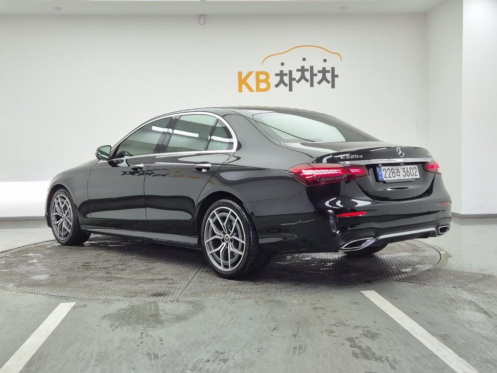 Mercedes Benz E class - Vista 3