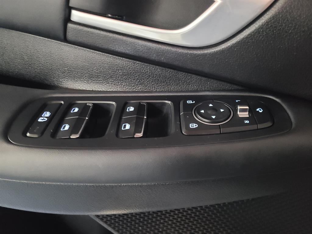 HYUNDAI Sonata - Vista 12