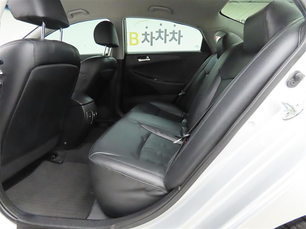 HYUNDAI Sonata - Vista 6