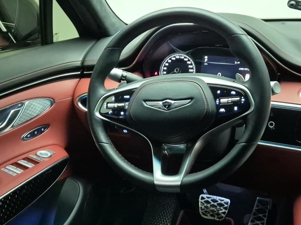 Genesis GV70 - Vista 9