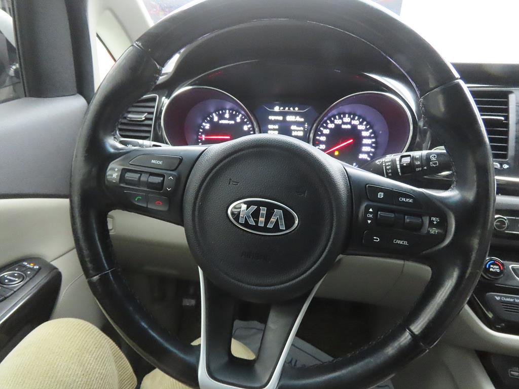 KIA Carnival - Vista 8