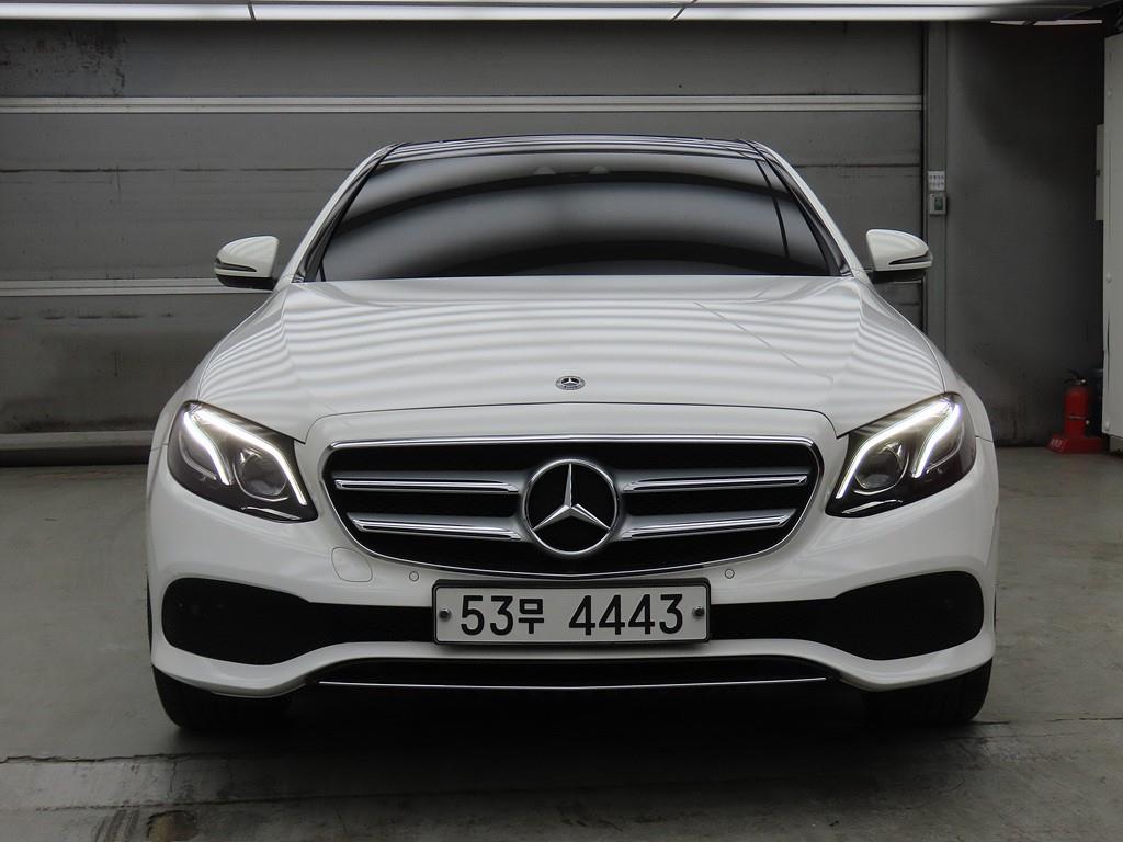 Mercedes Benz E class - Vista 2