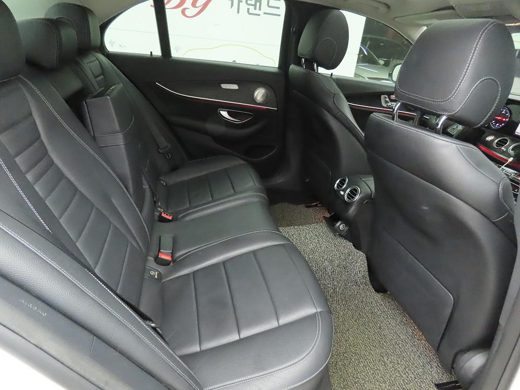 Mercedes Benz E class - Vista 7