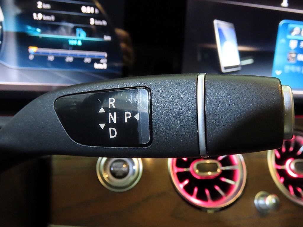 Mercedes Benz E class - Vista 12