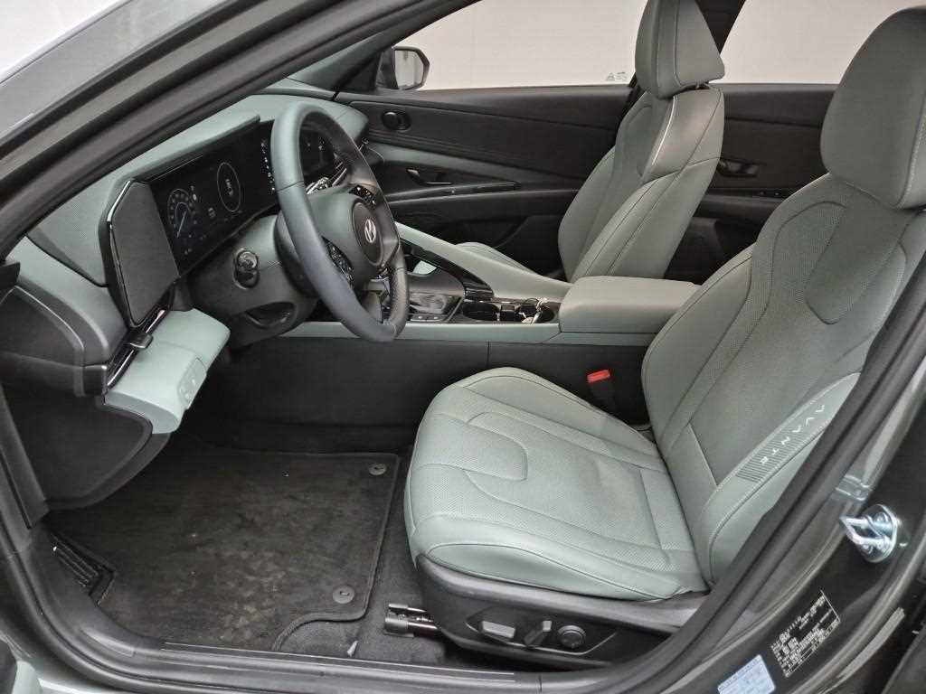 HYUNDAI Avante - Vista 11