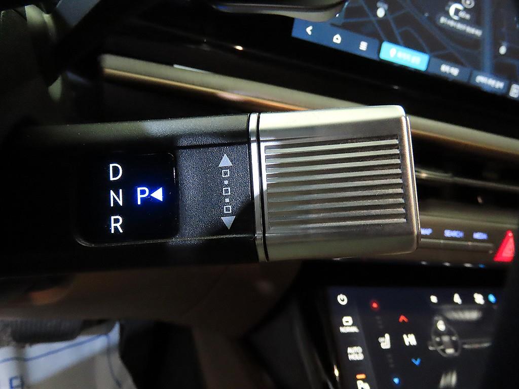 HYUNDAI Grandeur - Vista 12