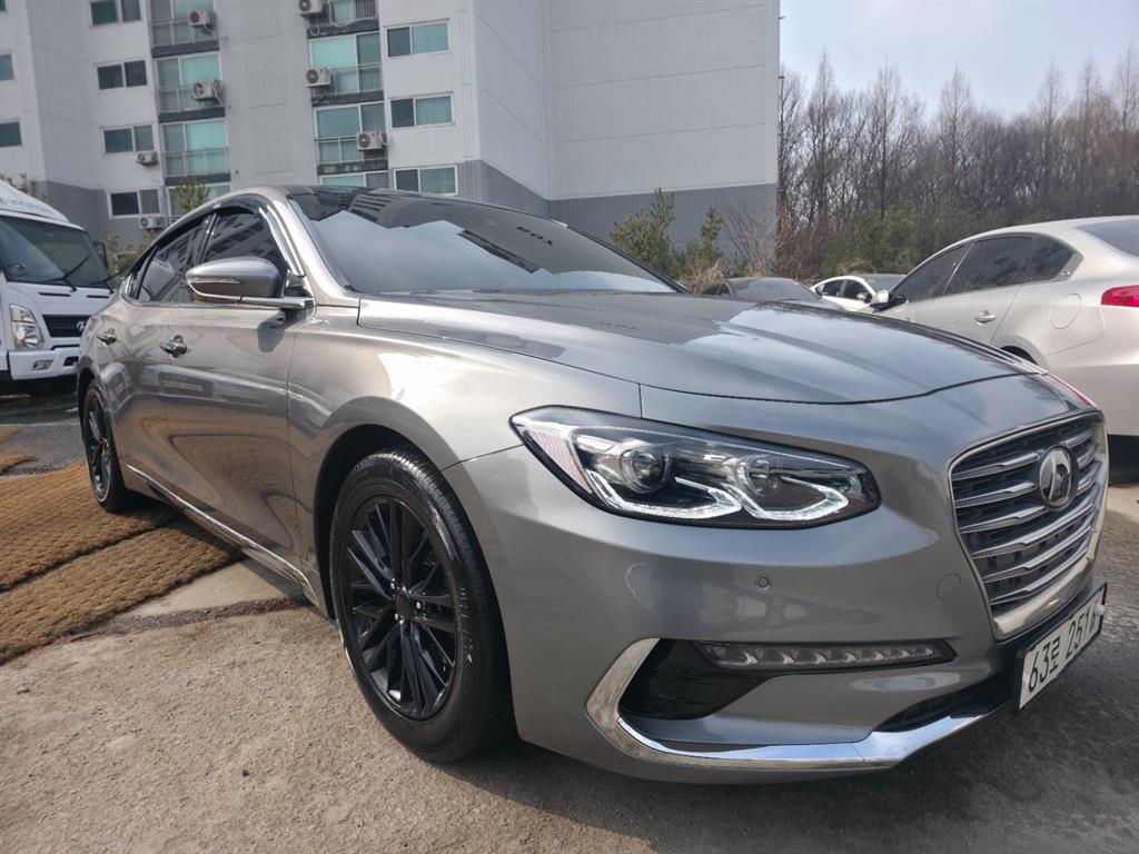 HYUNDAI Grandeur - Vista 2