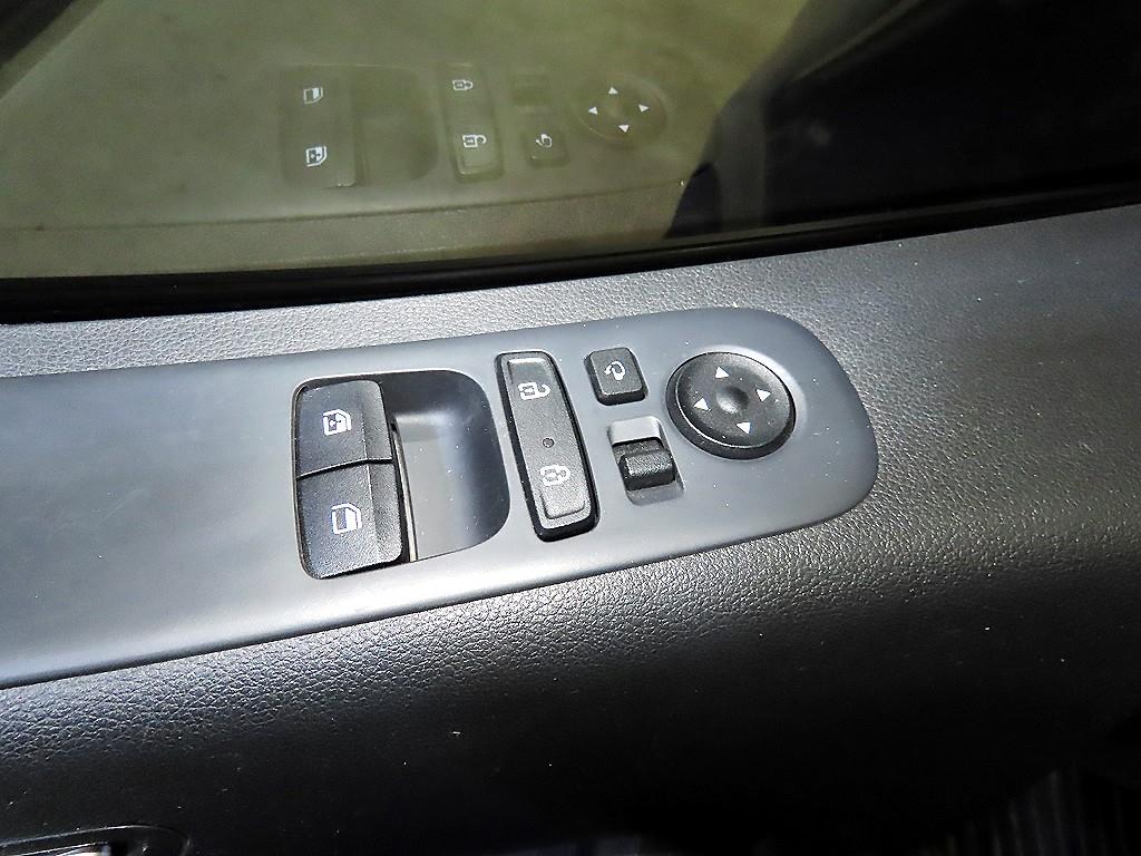 HYUNDAI Staria - Vista 12