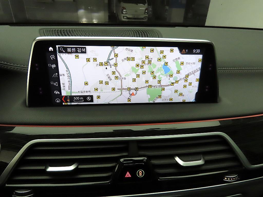 BMW 7 Series - Vista 8