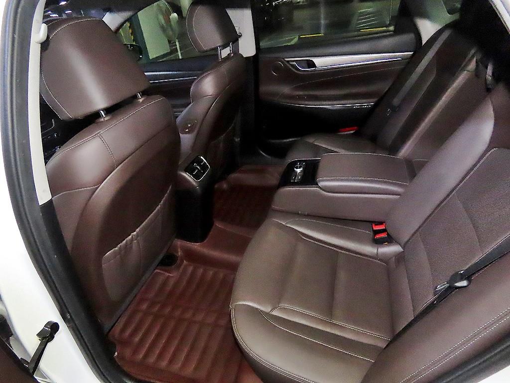 HYUNDAI Grandeur - Vista 7