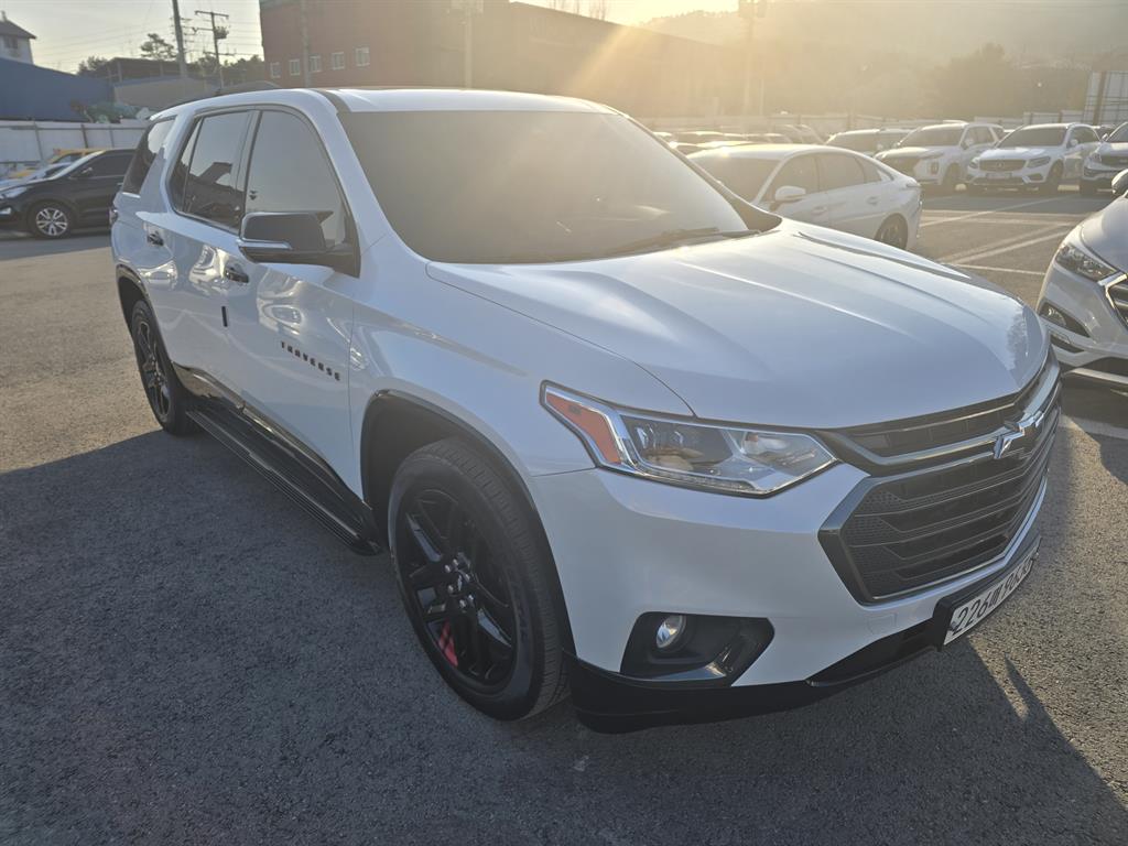 Chevrolet Travers - Vista 2