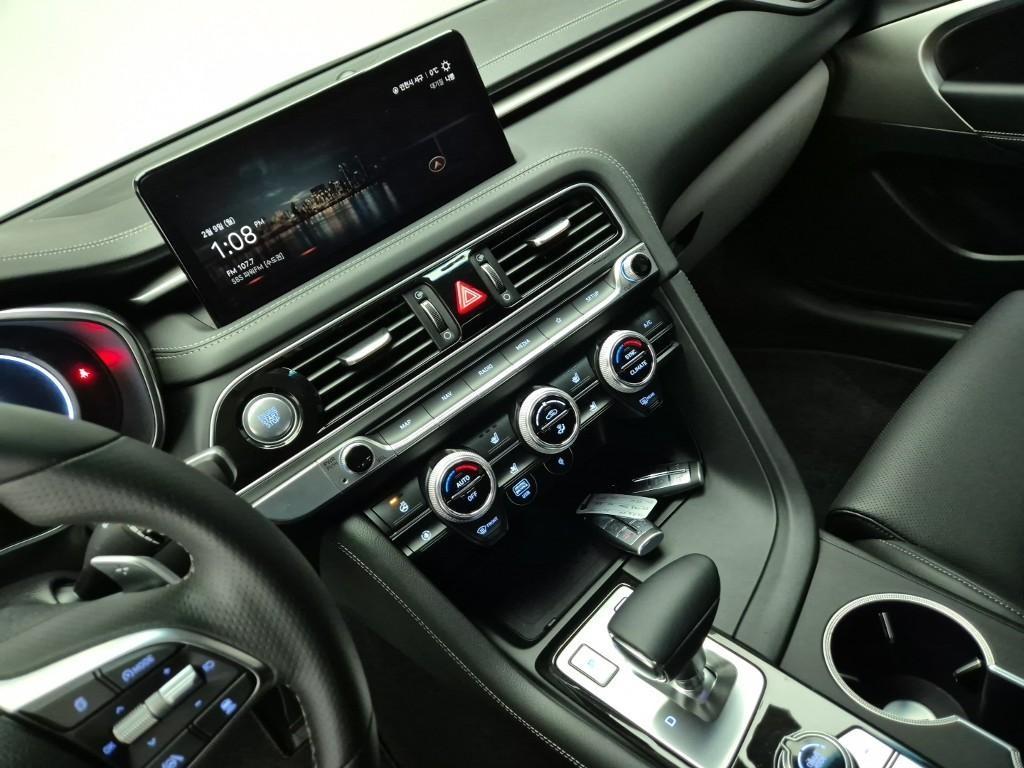 Genesis G70 - Vista 11