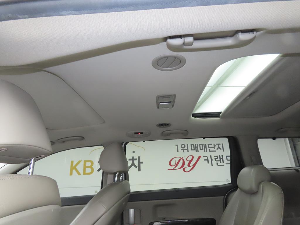 KIA Carnival 2017 Blanco - Importación desde Corea - HF Imports Iquique - Foto 13