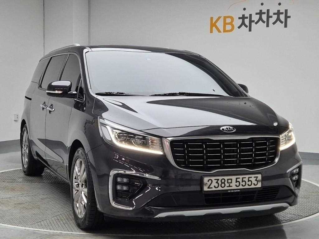KIA Carnival - Vista 4