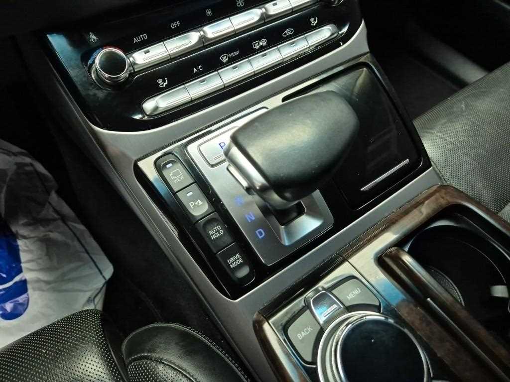 Genesis EQ900 - Vista 8