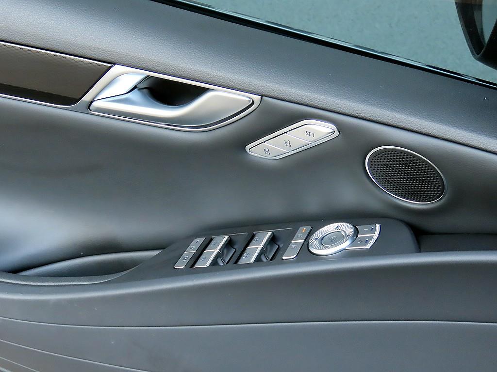 Genesis G80 - Vista 11