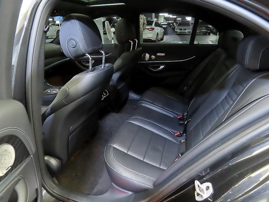 Mercedes Benz E class - Vista 7