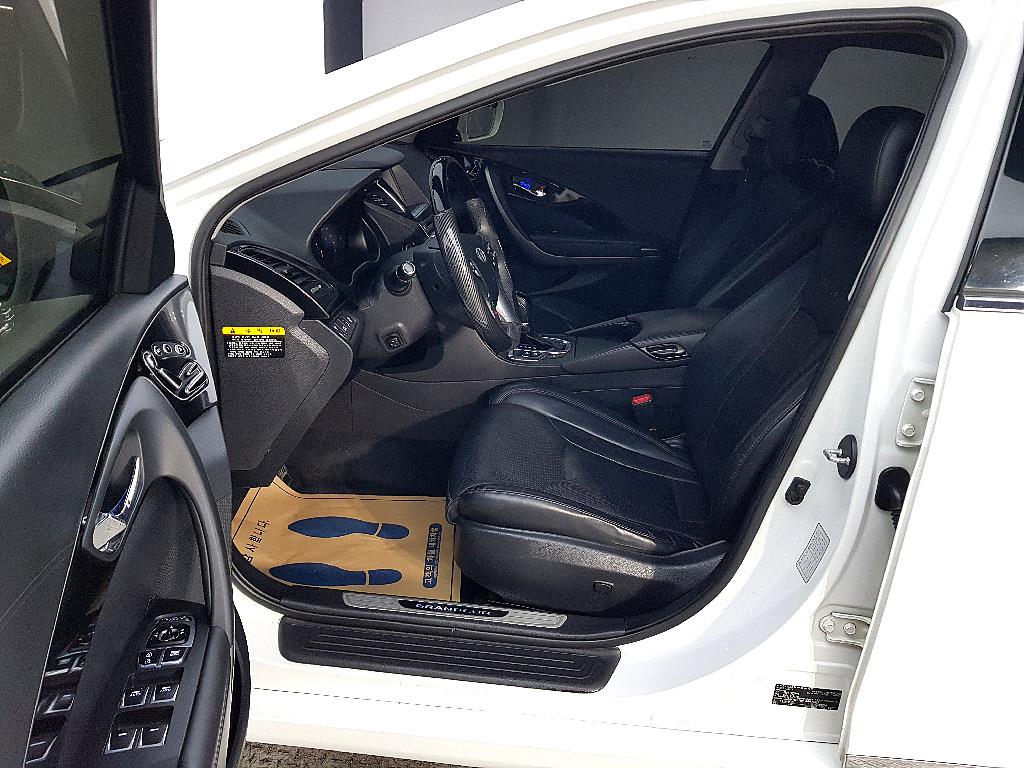 HYUNDAI Grandeur - Vista 8