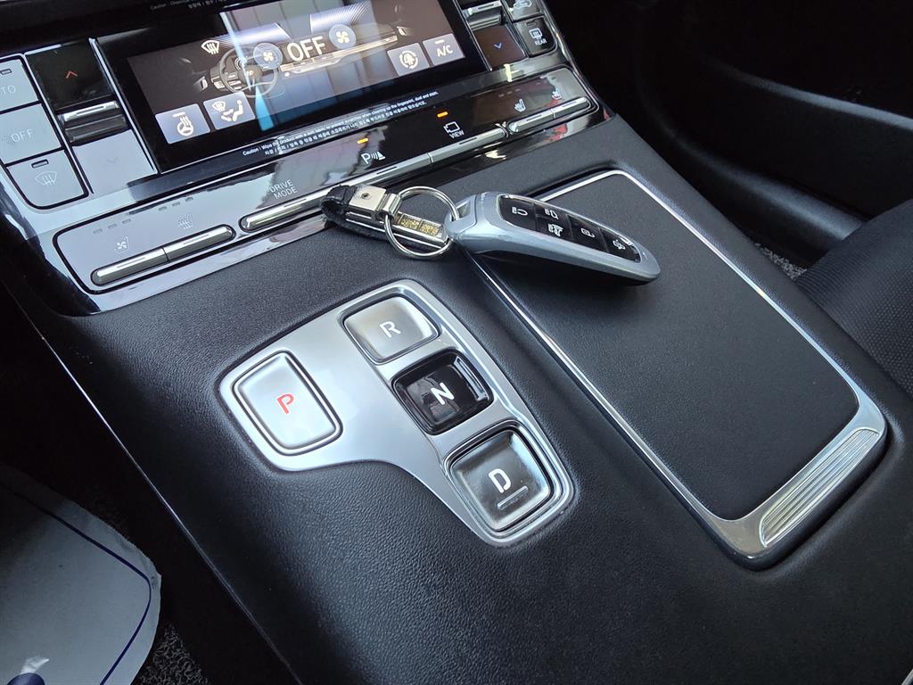 HYUNDAI Grandeur - Vista 9