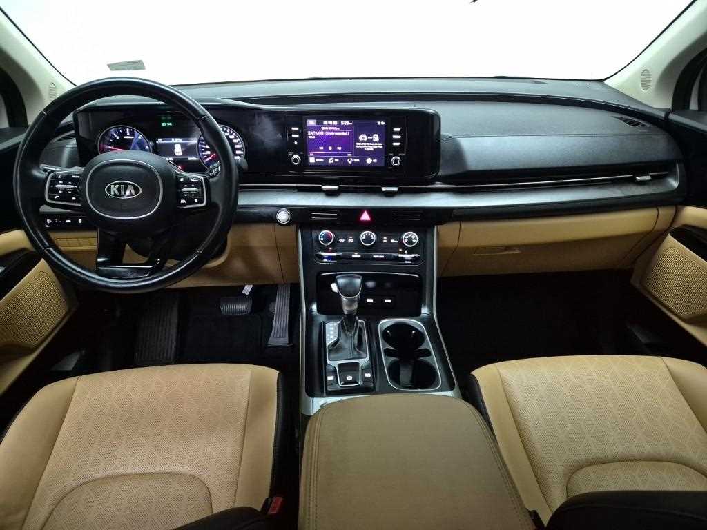 KIA Carnival - Vista 7