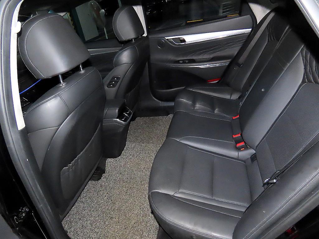 HYUNDAI Grandeur - Vista 7