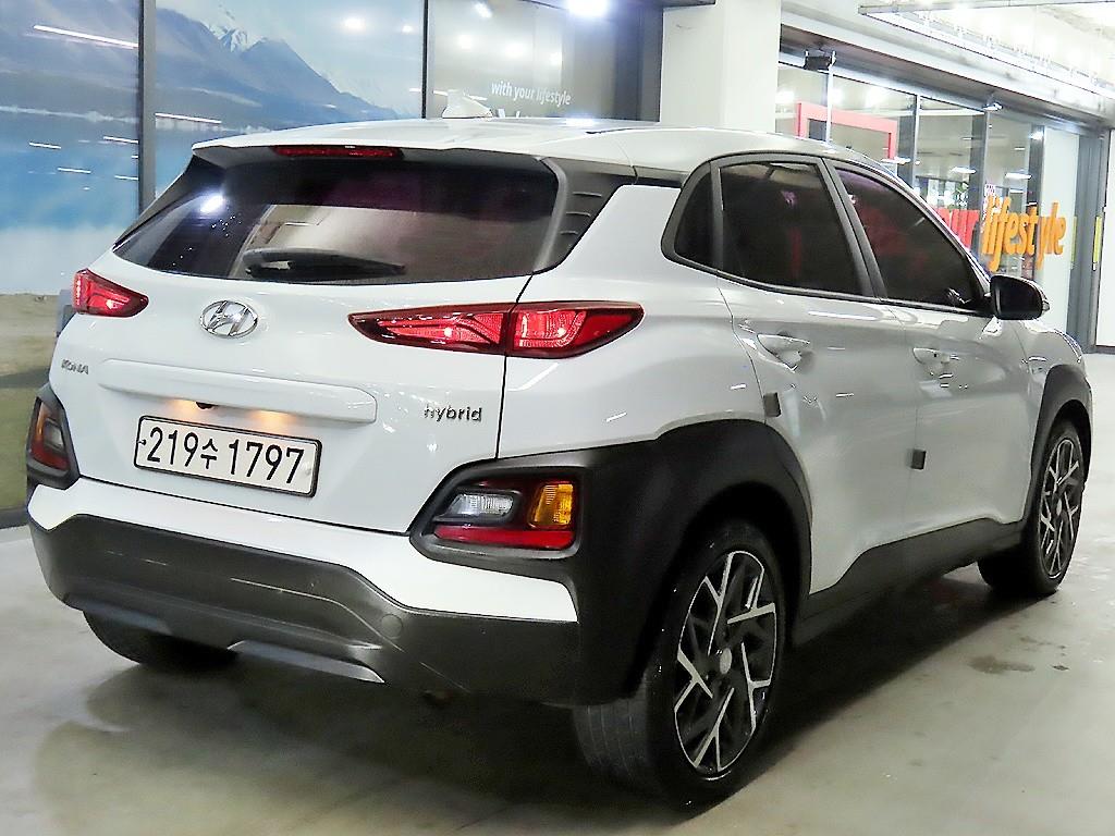 HYUNDAI Kona - Vista 4