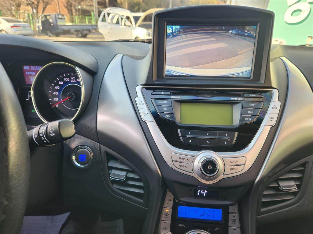 HYUNDAI Avante 2012 Blanco - Importación desde Corea - HF Imports Iquique - Foto 16