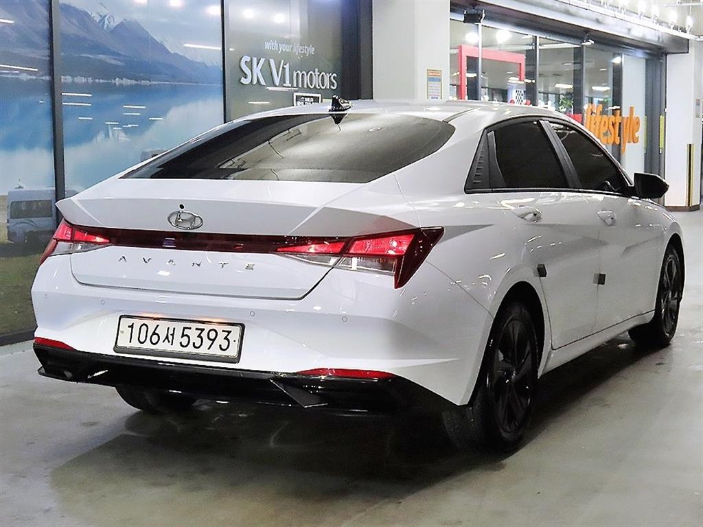 HYUNDAI Avante - Vista 4