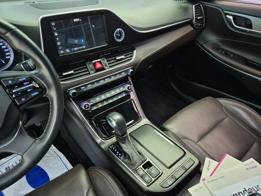 HYUNDAI Grandeur - Vista 10