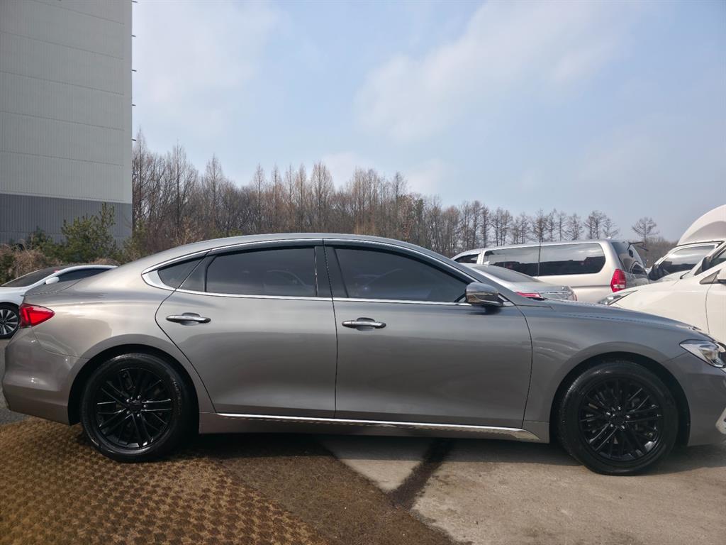 HYUNDAI Grandeur - Vista 3