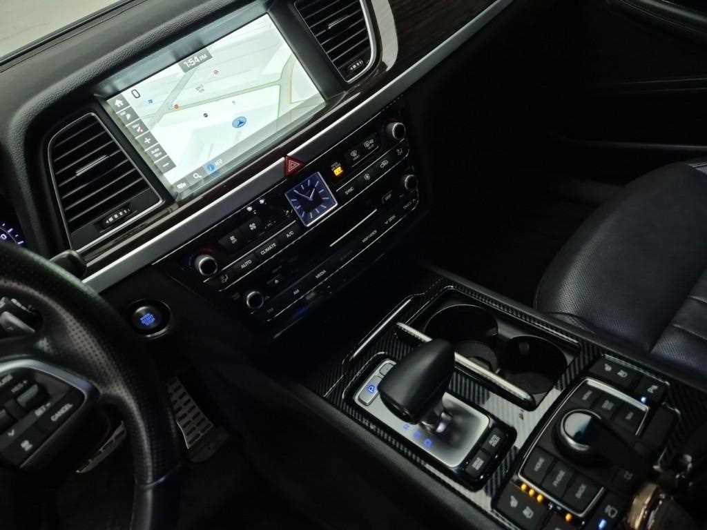 Genesis G80 - Vista 10