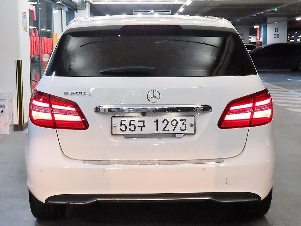 Mercedes Benz B Class (MY B) - Vista 5